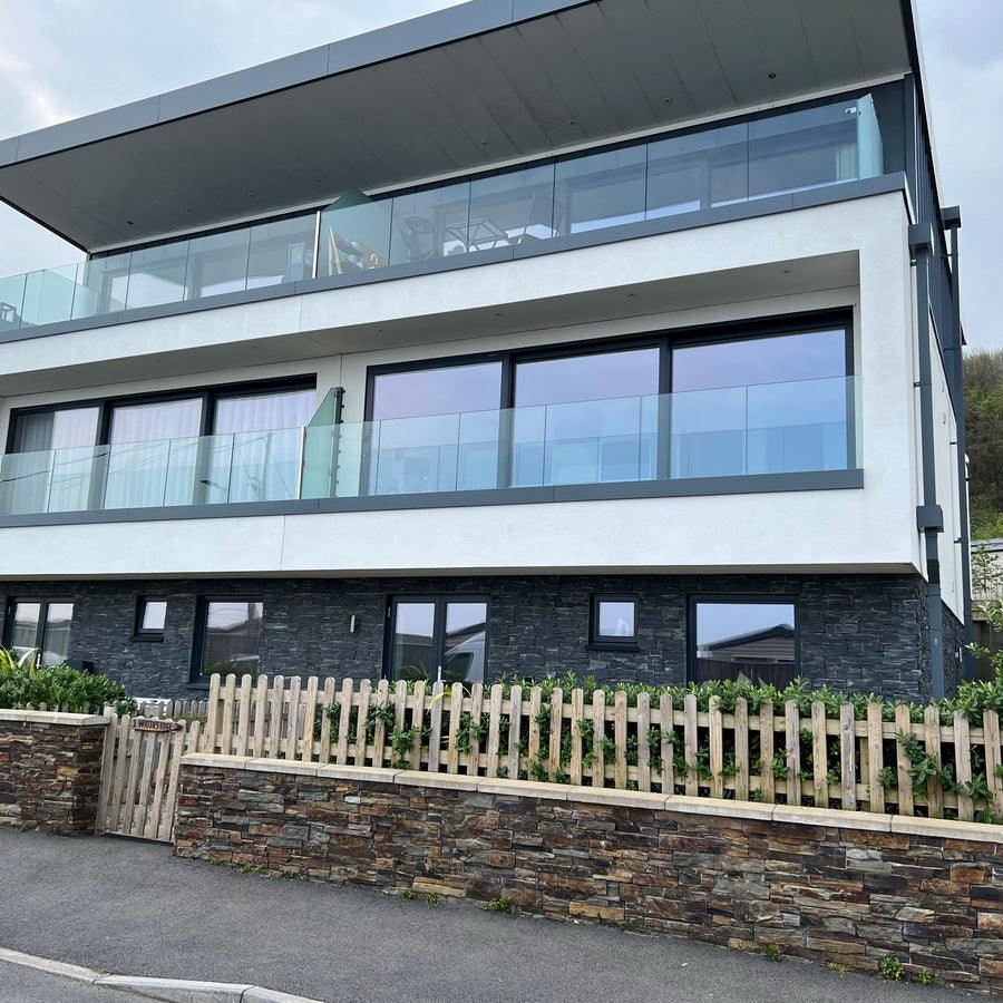 Tier stone cladding black