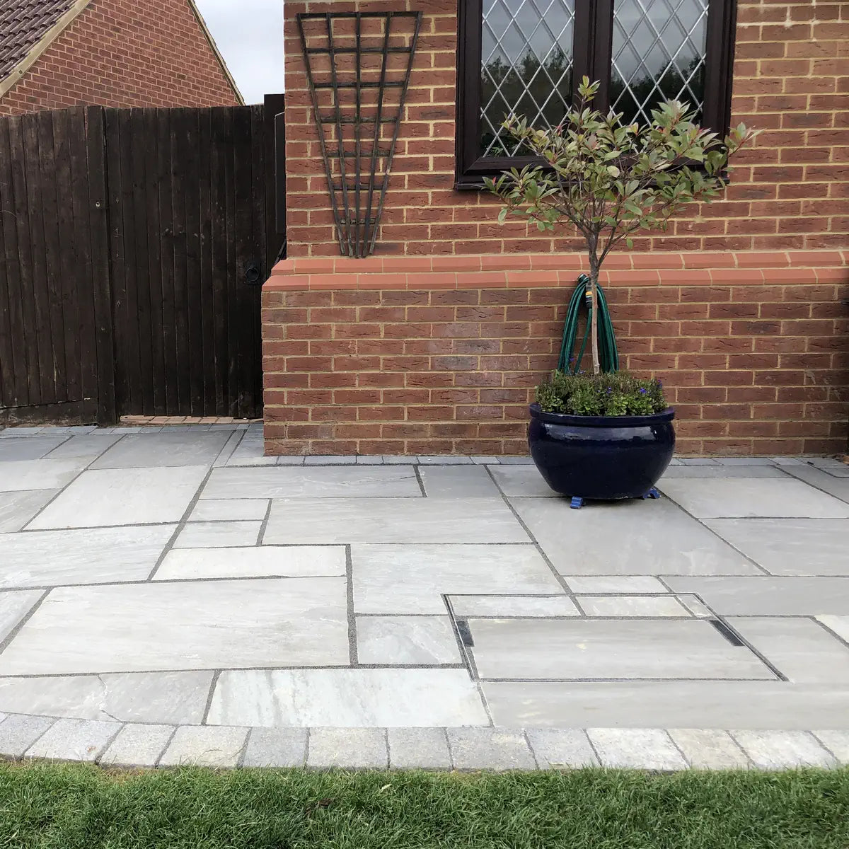 Kandla grey Indian sandstone patio pack