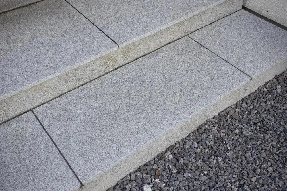 silver grey granite paving slabs 900 x 600