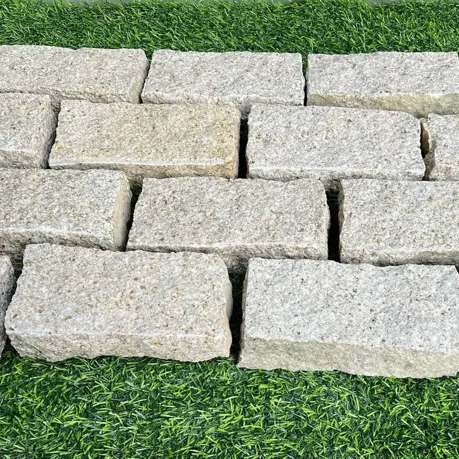 yellow granite setts cropped 200x100x50
