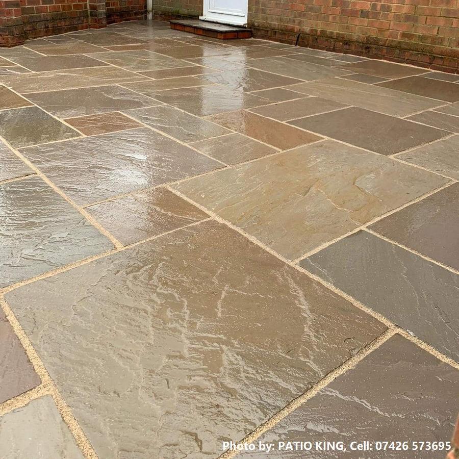 Raj blend sandstone paving slabs